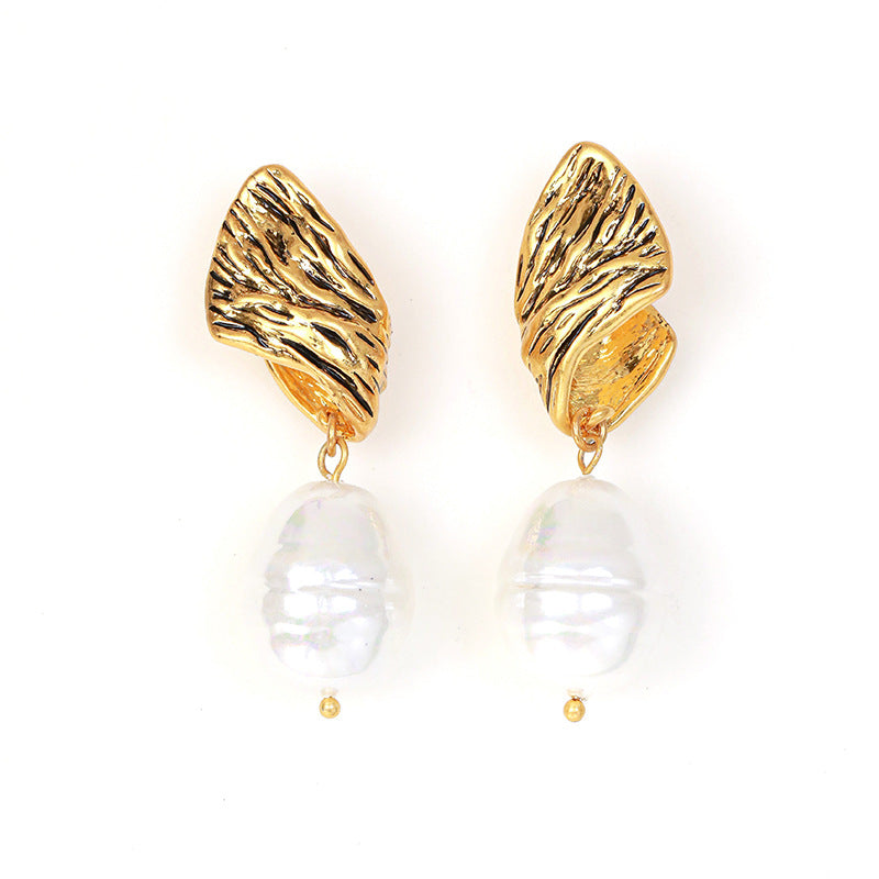 Retro Pattern Shell Pearl Drop Earrings